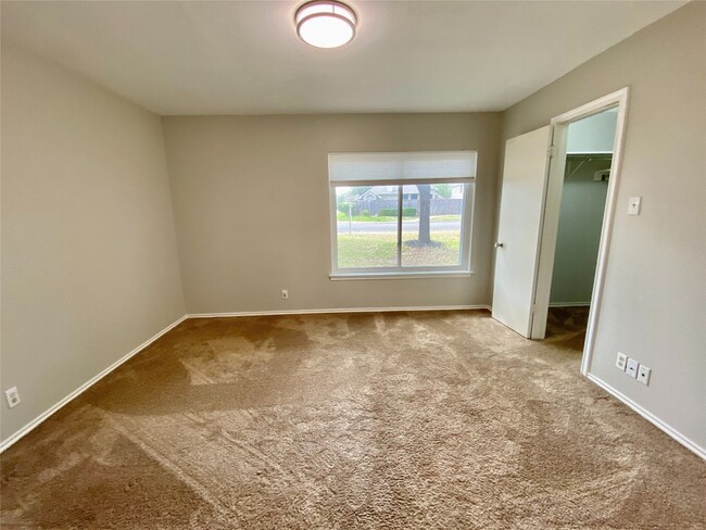 Building Photo - 1801 Apache Trail