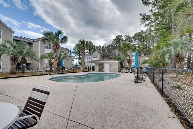 Building Photo - 140 Spanish Oak Dr
