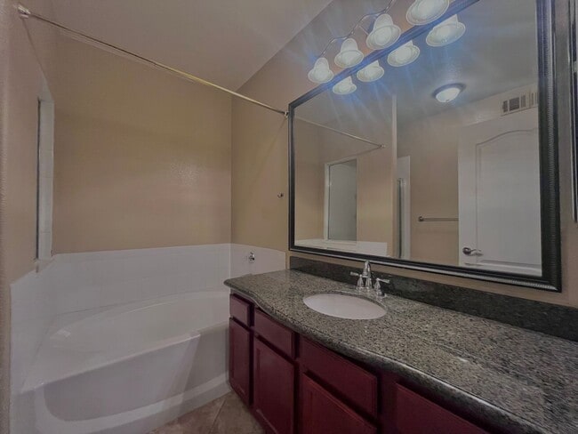 Building Photo - COMING SOON!! CUTE 3 BD/2BA CONDO LOCATED ...