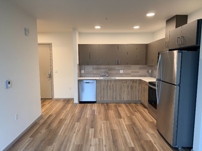 Building Photo - 2950 NE 11th St