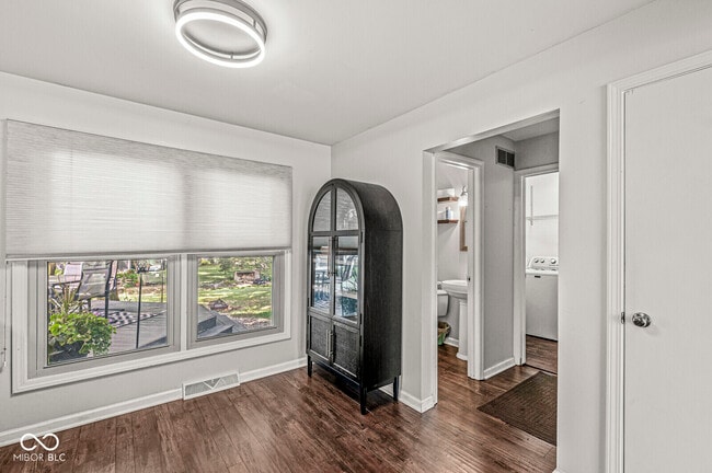 Building Photo - 6542 Kingman Dr