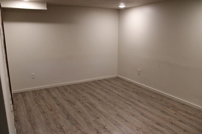 Building Photo - Vattier 1130