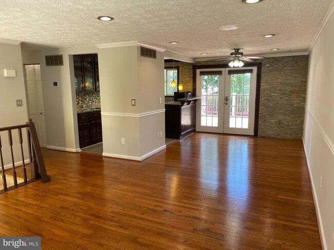 Building Photo - 4502 Cub Run Rd