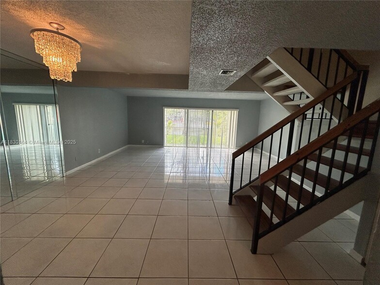 Primary Photo - 1733 NW 56th Ave