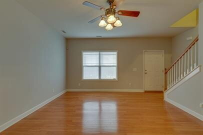 Building Photo - Beautiful 3 bedrooms 2.5 bathrooms in Spri...