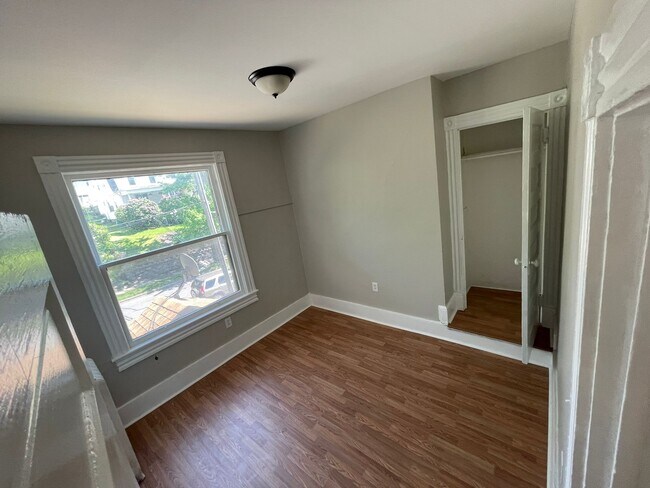 Building Photo - 305 Harrison Ave