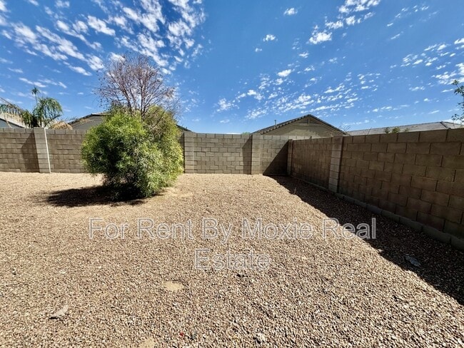 Building Photo - 2421 E San Borja Trail