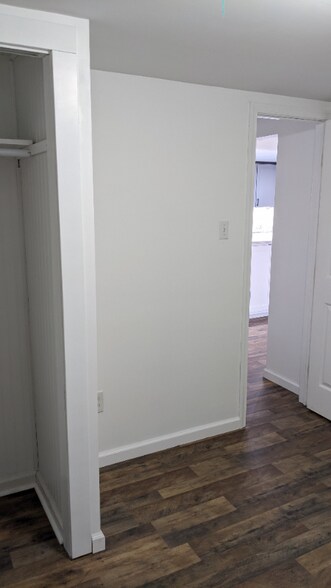 Building Photo - 2425 E Ave