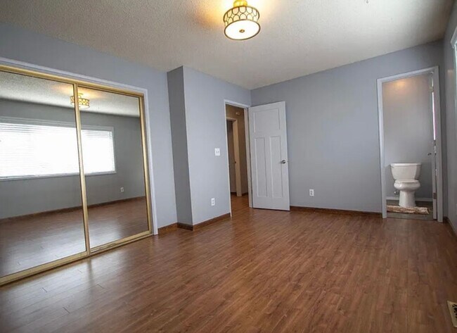 Building Photo - Spacious 4 Bed / 3 Bath Home – Great for Roommates!
