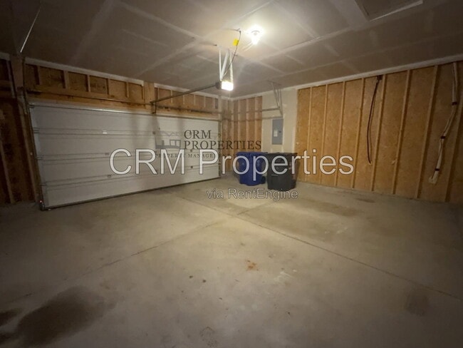 Building Photo - 3242 Somers Dr