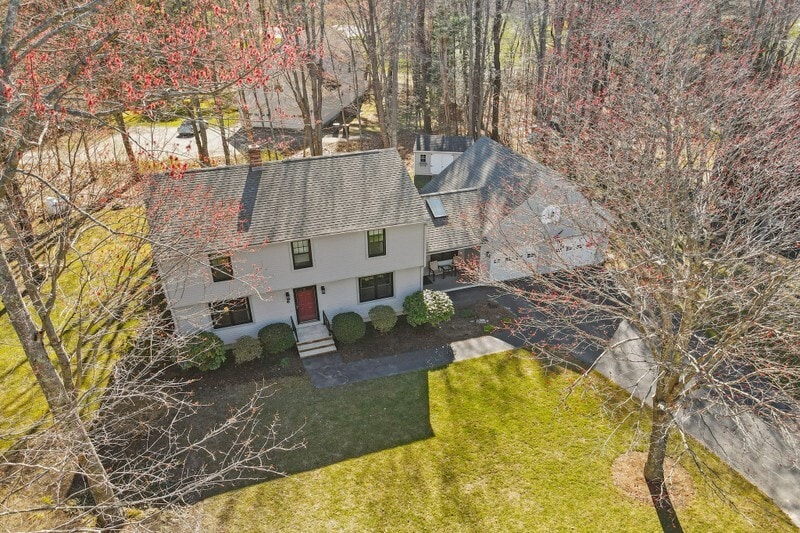 Building Photo - 6 Iris Dr