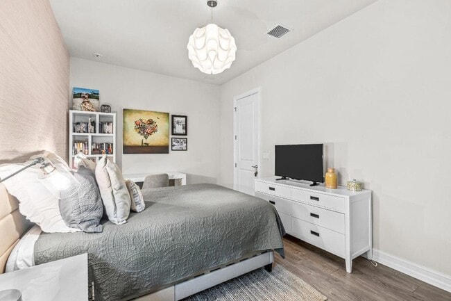 Building Photo - 114 Carmela Ct