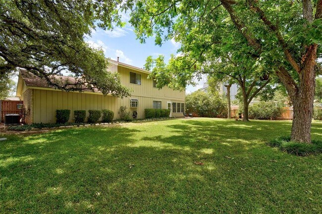 Building Photo - 2408 W Messick Loop