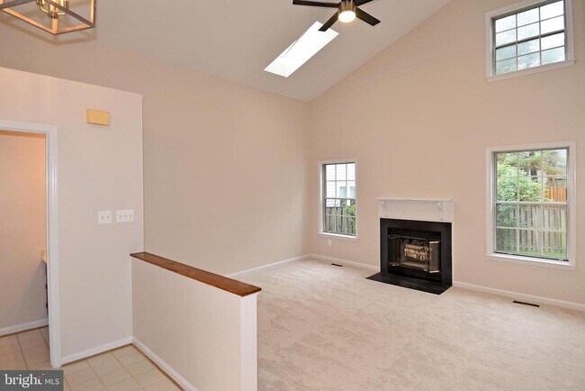Building Photo - 6008 Good Lion Ct