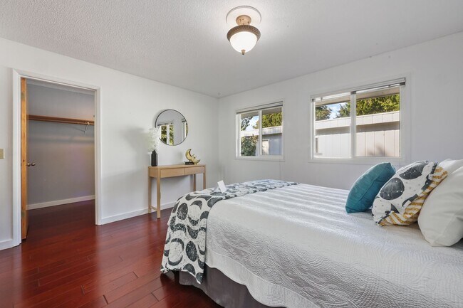 Building Photo - MOVE IN READY NOW! 2-Bedroom Rambler with Detached 900 Sq. Ft. Garage & Studio on Spacious Fenced...