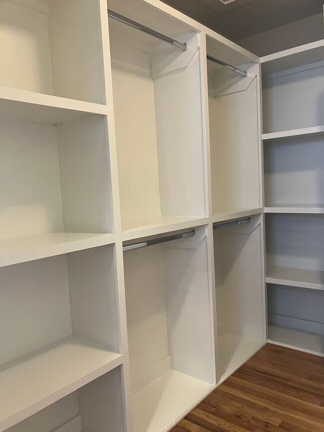 Building Photo - Contemporary East Nashville Home.   MOVE IN SPECIAL $500 OFF ONE MONTH'S RENT