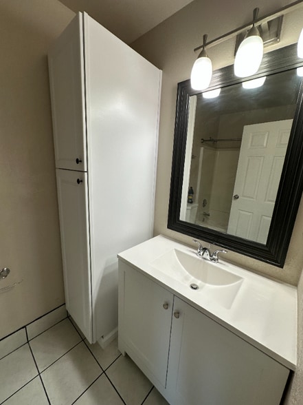 Building Photo - 10275 Mills Station Rd