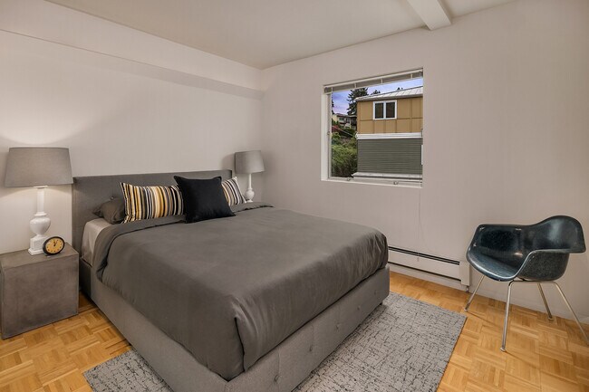 Building Photo - 10514 Riviera Pl NE