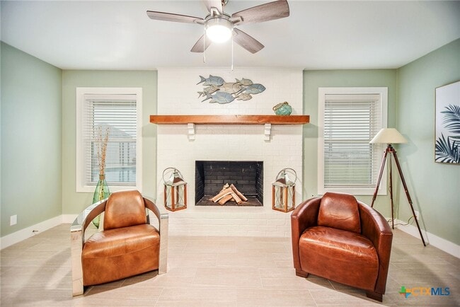 Building Photo - 8 Las Brisas Pl