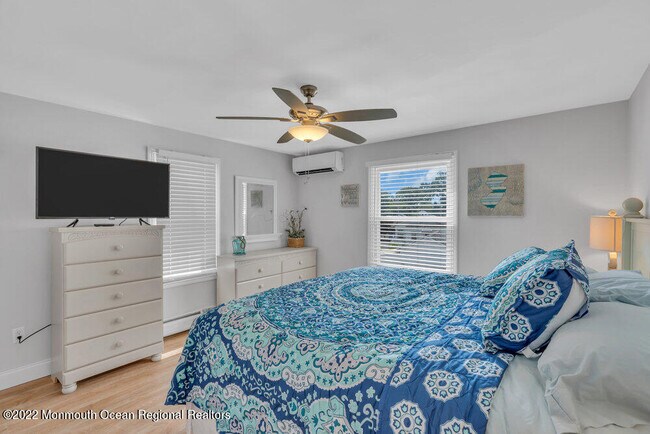 Building Photo - 1226 1/2 Briarwood Rd-