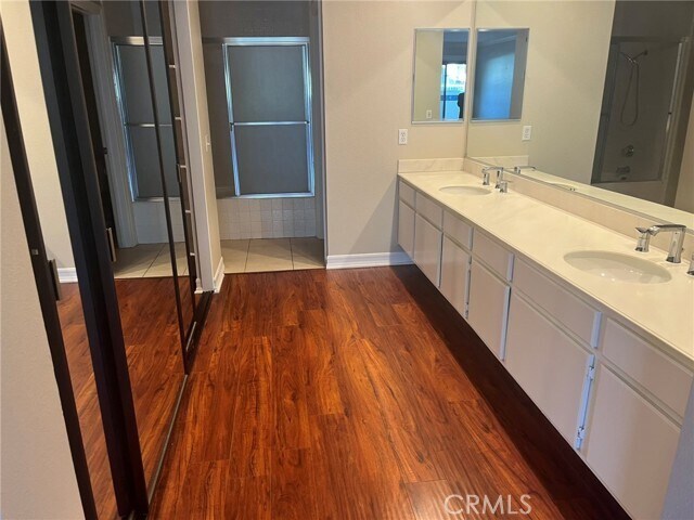 Building Photo - 220 Nice Ln