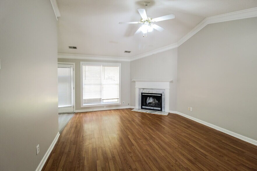 Building Photo - 2611 Fort Apachee Ct