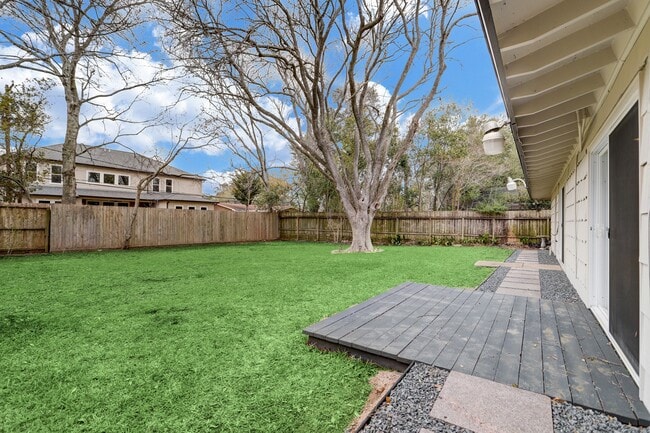 Building Photo - 8610 Bevlyn Dr