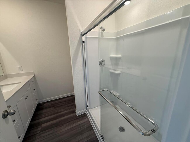 Building Photo - 417 Wedemeyer St