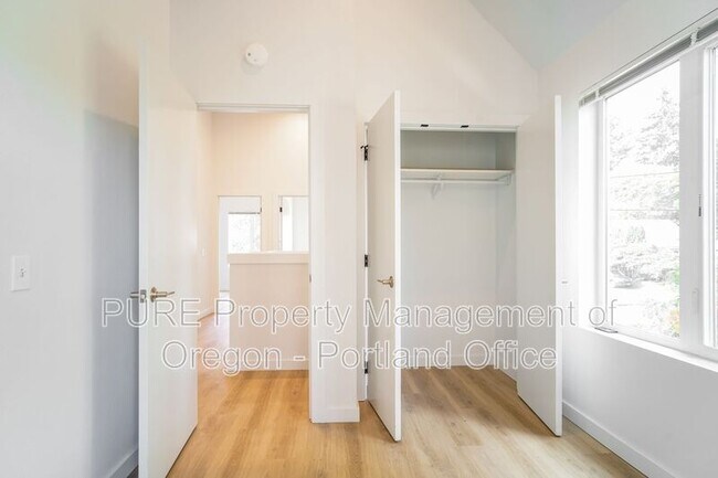 Building Photo - 6794 N McKenna Ave