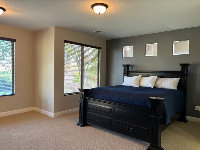 Building Photo - Short term lease! Coral Canyon on Golf Course with POOL- FURNISHED & PARTIALLY FURISNHED OPTION