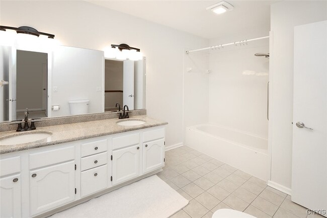 Building Photo - 442 Summerhaven Dr N