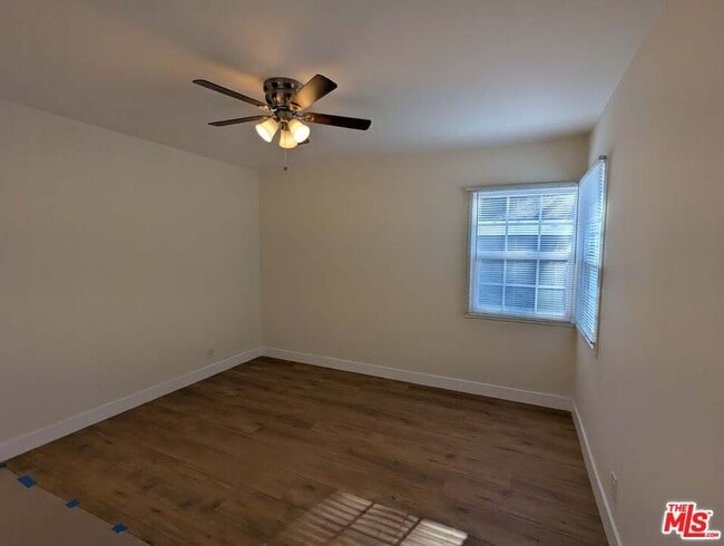 Building Photo - 3966 S Victoria Ave