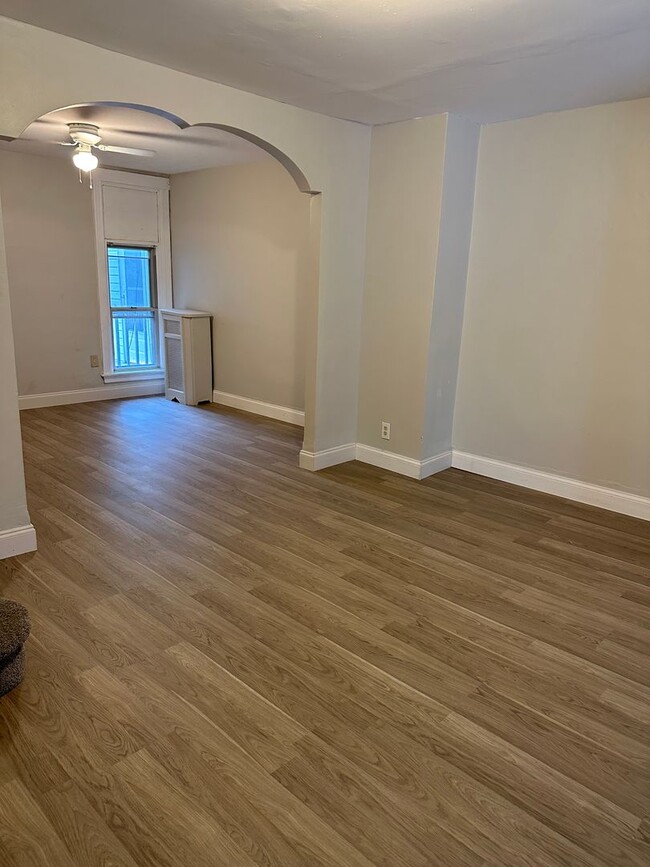 Building Photo - 3 Bedroom Home in Bridesburg for Rent!