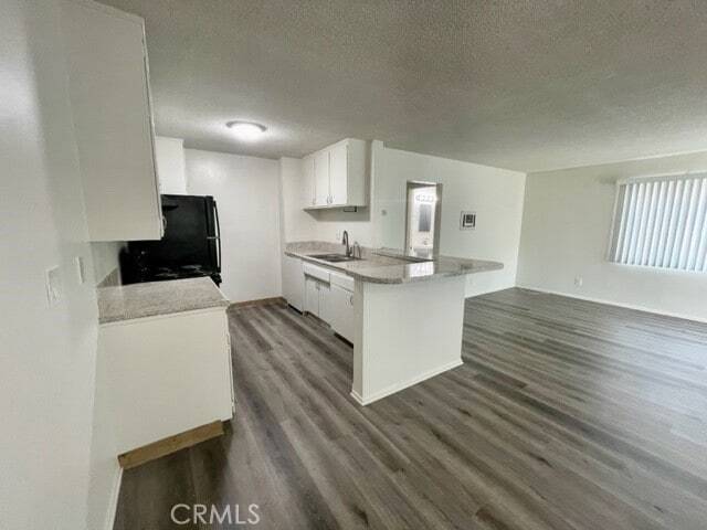 Building Photo - 685 E Vista Chino