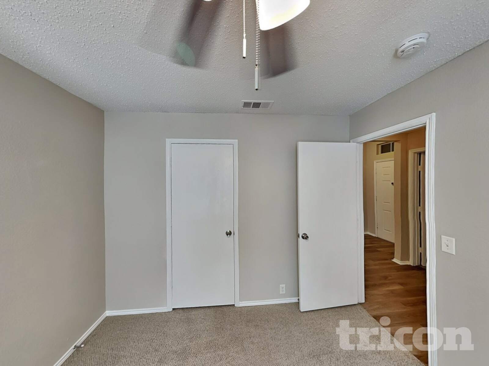 Building Photo - 1619 Columbia Dr