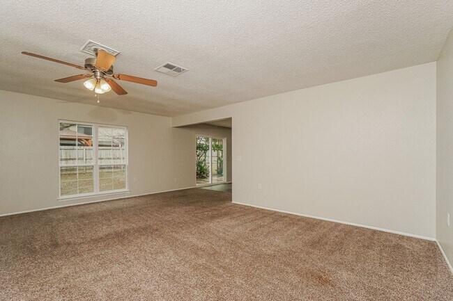 Building Photo - Recently updated-4 Bedroom house located about 11  miles from Randolph Air Force Base