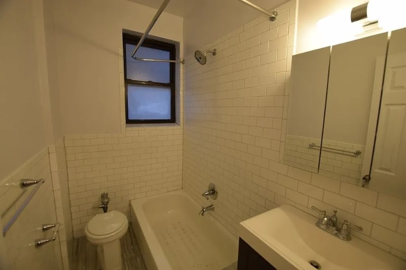 Building Photo - 25-10 31st Ave