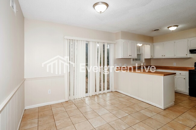 Building Photo - 4534 Sandy Park Dr