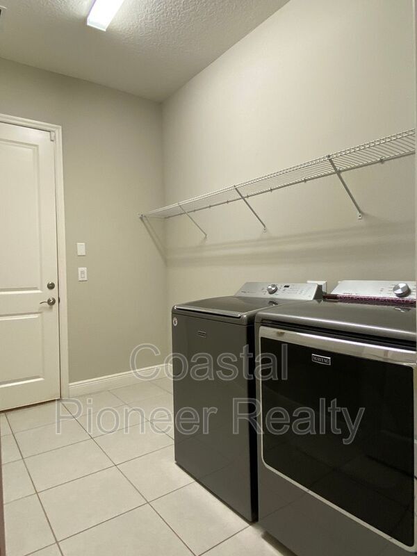Building Photo - 31134 Spruceberry Ct