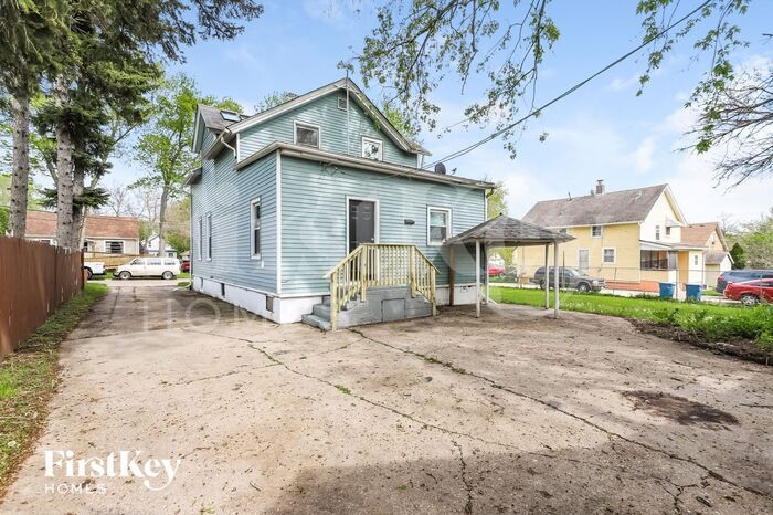 Building Photo - 622 Monroe St