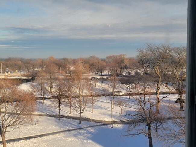 Building Photo - 5100 N Marine Dr