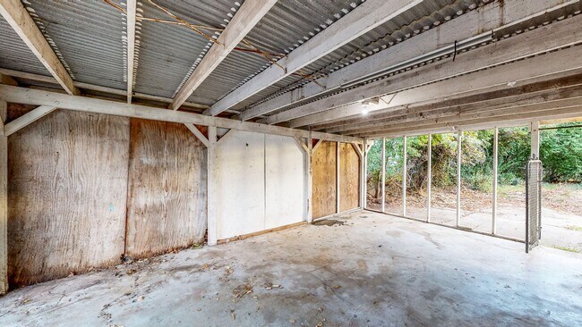 Building Photo - Bright & Clean Single Level FIVE bedroom i...