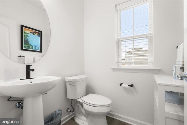 Building Photo - 1624 Aster Ln