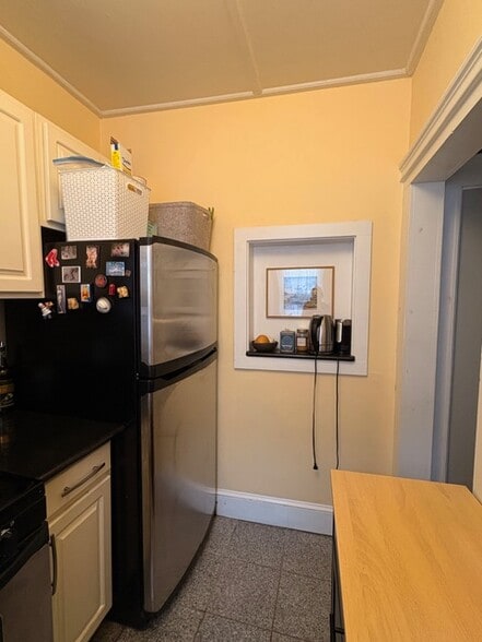 Building Photo - 131 Park Dr