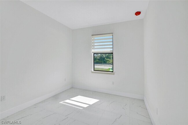 Building Photo - 430-432 Bell Blvd