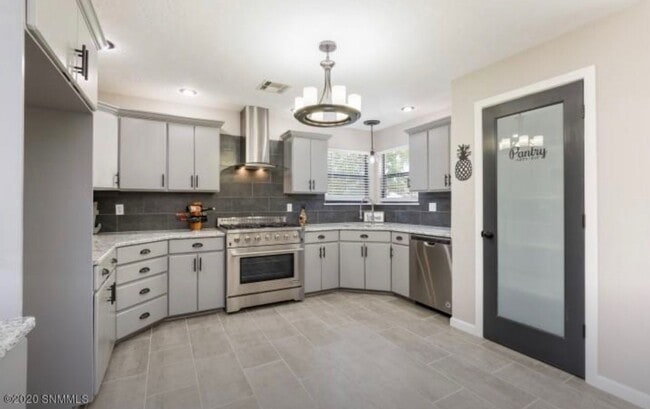 Building Photo - Beautiful Remodeled Home—-Will go fast!!!