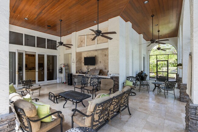 Building Photo - 10058 El Caballo Ct