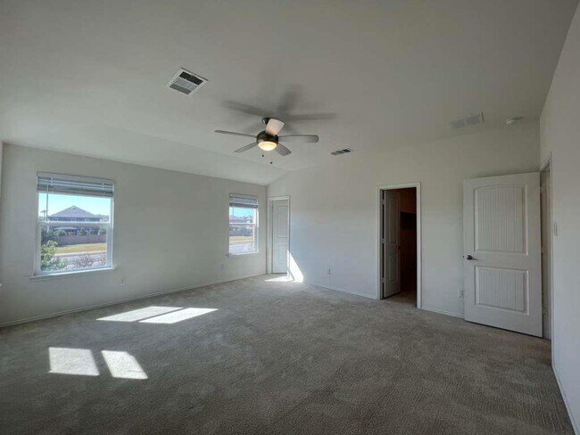 Building Photo - 2013 Ebony Dove St