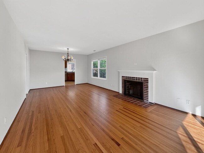 Building Photo - 3240 Hudson Ave