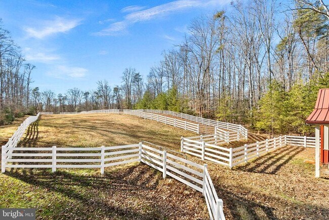 Building Photo - 8138 Rondelay Ln